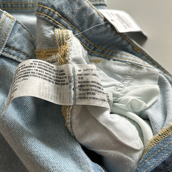 HOLLISTER Hight Rise Dad Jeans Light blue denim wash size 29 or 8 NEW NWT - Picture 5 of 12